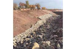 China Galvanized Wire Mesh Retaining Wall Using Gabion Baskets 2.7mm River Protection supplier