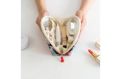 China Shell Shape Polyester Cosmetic Bag With Zipper supplier