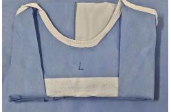 China Breathable Anti Blood Disposable Examination Gowns With Hook Loop Fastener supplier