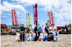 China Crawler Lifting Crane manufacturer