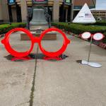 Red Stainless Steel Outdoor Art Glasses Sculpture Hand Forged for sale