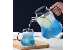 China Handmade Glass Carafe With Cup , Large Water Carafe For Home / Restaurant supplier