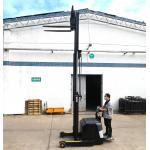 Battery Powered Pallet Electric Reach Trucks  5T Standing Operating for sale