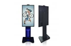 China 55 3000Nits Indoor Digital Signage Build In Light Sensor Fan Cooling supplier