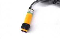 China Non - Contact Infrared Proximity Switch , Reflective Photoelectric Switch Three Wires supplier