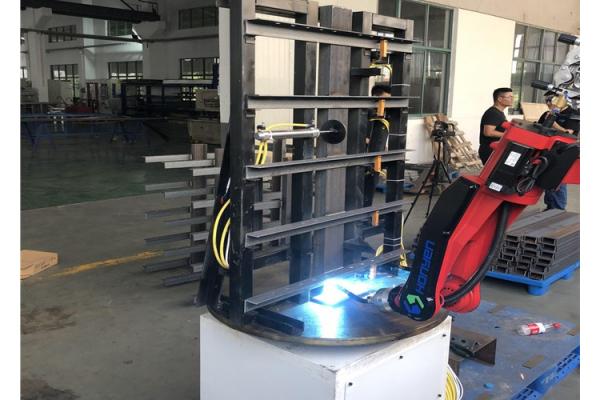 High Rigidity Robotic Arm WelderAutomatic 12kgs Wrist Loading
