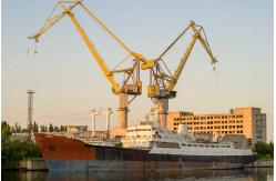 China Mobile Floating Dock Portal Crane Pedestal Harbour Marine Crane Customized supplier