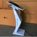 HD High Resolution Interactive Touch Screen Kiosk Custom Android Digital Signage