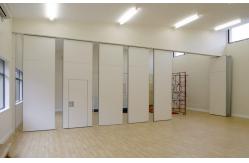 China MDF + Aluminum Movable Partition Walls Heat Insulation 65mm Thickness supplier