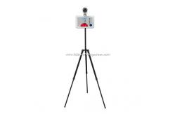 China Face Recognition 450cd/M2 Lcd Infrared Thermometer supplier