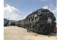 China Dia 0.3m-4.5m Ships Pneumatic Rubber Fender For Marine Applications supplier