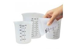 China Heat Resistant Silicone Kitchen Tool Measuring Cups 500ml 16oz Custom Scale supplier