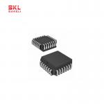 CY7B923-JXC IC Chip 8-Bit Shift Register Serial Input Output Package Case 28-LCC for sale