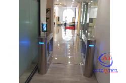 China High Speed Servo Slim Swing Barrier Gate Gym Full Height Face Recognition System supplier