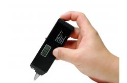 China High Accuracy Vibration Meter Portable Vibration Monitor Automatic Power Off supplier