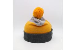 China Lightweight 58CM Knit Beanie Hats For Winter Season In Black Grey Yellow supplier