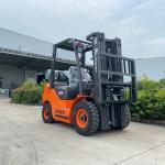 1T 5T Load Capacity Adjustable Cab Location Forklift 3 Ton Gasoline Lpg Powered Forklift for sale