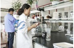 China Low Dosage Cationic Polyacrylamide Flocculant For Slaughter House Wastewater Treatment supplier