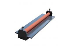 China Lamination LBS1300 Manual Cold Lamination Machine 1300mm Desktop Cold Roll Laminator supplier