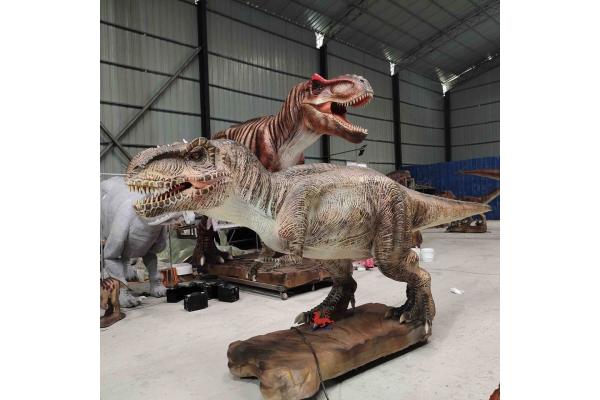 Sunproof Lifelike Animatronic Dinosaur Adjustable Movement Speed Mum