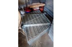China 25x4.5 Press Locked Bar Grating Anti Slip Serrated Bar Grating Explosion Proof supplier