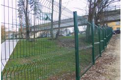 China 2m Tall 50x200mm Galvanized PVC Coated Welded Wire Mesh Fence supplier