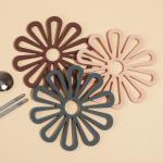 Flower Silicone Pot Holders Heat Resistant Kitchen Counter Dish Pad for sale