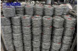 China 500m Roll And 1.6mm Thickness Hot Dipped Galvanized Barbed Wire With Handle supplier