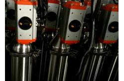 China Screen 800ml Automatic Water Filling Machine Electric Disinfectant Filling Machine supplier