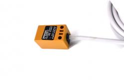 China Square Shape Normally Closed Proximity Switch , NPN / PNP NC Sensor supplier