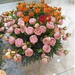 Artificial Queen Rose Spray Bouquet Bunches For Home Decorations for sale