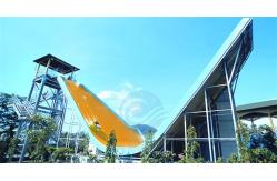 China Banana Shape Water Park Slide Multicolour 12 Meters Pendulum Water Slide supplier