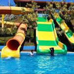 China Commercial Outdoor Children Swimming Pool Fiberglass Water Slide manufacturer