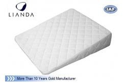 China Foot Smart Bed Wedge Support Cushion , Memory Foam Pillow Cushion supplier
