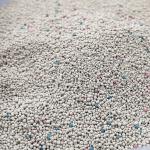 Customised Fragrance Strong Clumping Bentonite Cat Sand For Water Absorption And Odor Control for sale