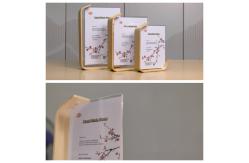 China Custom Clear Transparent 8x10 L Shape Acrylic Photo Picture Frame with Wood Base supplier
