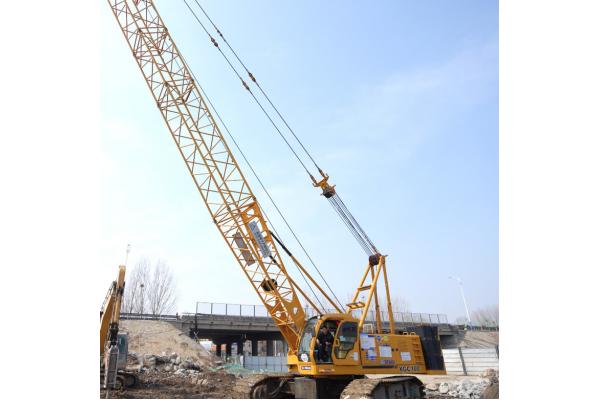 Large Hydraulic Crawler Crane Equipment Handling 1.5km/H Travel Speed