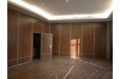China Lightweight Sliding Folding Exhibition Partition Walls Hang Track On The Ceiling supplier