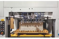 China AEM-1050 Automatic Die Cutting Machine HMI Monitor With Waste Stripping supplier