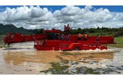 China Paddle Wheel Weed Collecting Boat For River Cleaning supplier