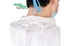 China Excellent Resistance Hospital PP PE Disposable Isolation Gown With Seam Tape supplier