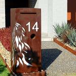 OEM ODM Rusted Steel Garden Sculpture Outdoor Friendly Metal Tree Letter Box for sale