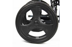China Aluminium Lightweight Manual Folding Wheelchair with Solid Castor supplier