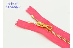 China 3# Good Quality Shiny Gold Closed End Metal Teeth Zipper With Custom Puller supplier