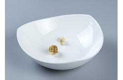 China OEM ODM Slow Heat Transfer Triangle Ceramic Bowl Set supplier