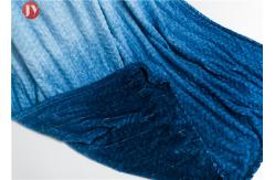 China Blue Gradient Pattern Microplush Flannel Fleece Blanket Multi Function Machine Wash Cold Fuzzy supplier