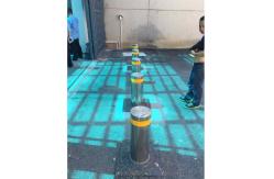 China Stainless Steel Bollards Hydraulic Road Blocker Variable Frequency Controller With LED Light supplier
