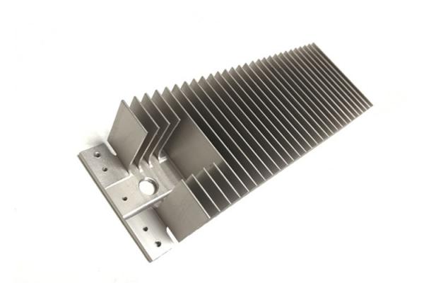 0.4 - 50m Thickness 6063 T5 Custom Aluminum Radiator With Precise Milling