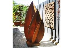 China Modern Corten Steel Sculpture Welded Statue Customized Size supplier