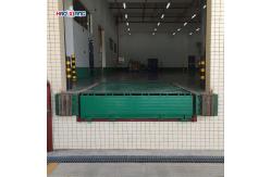 China 8000kg-20000kg Hydraulic Dock Leveler Loading Dock Ramps For Forklift supplier